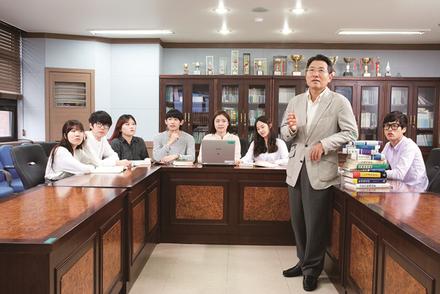 행정과 홍보 사진입니다.
