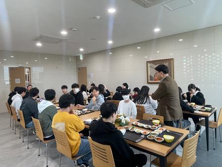 1학년 재학생 Lunch With Students